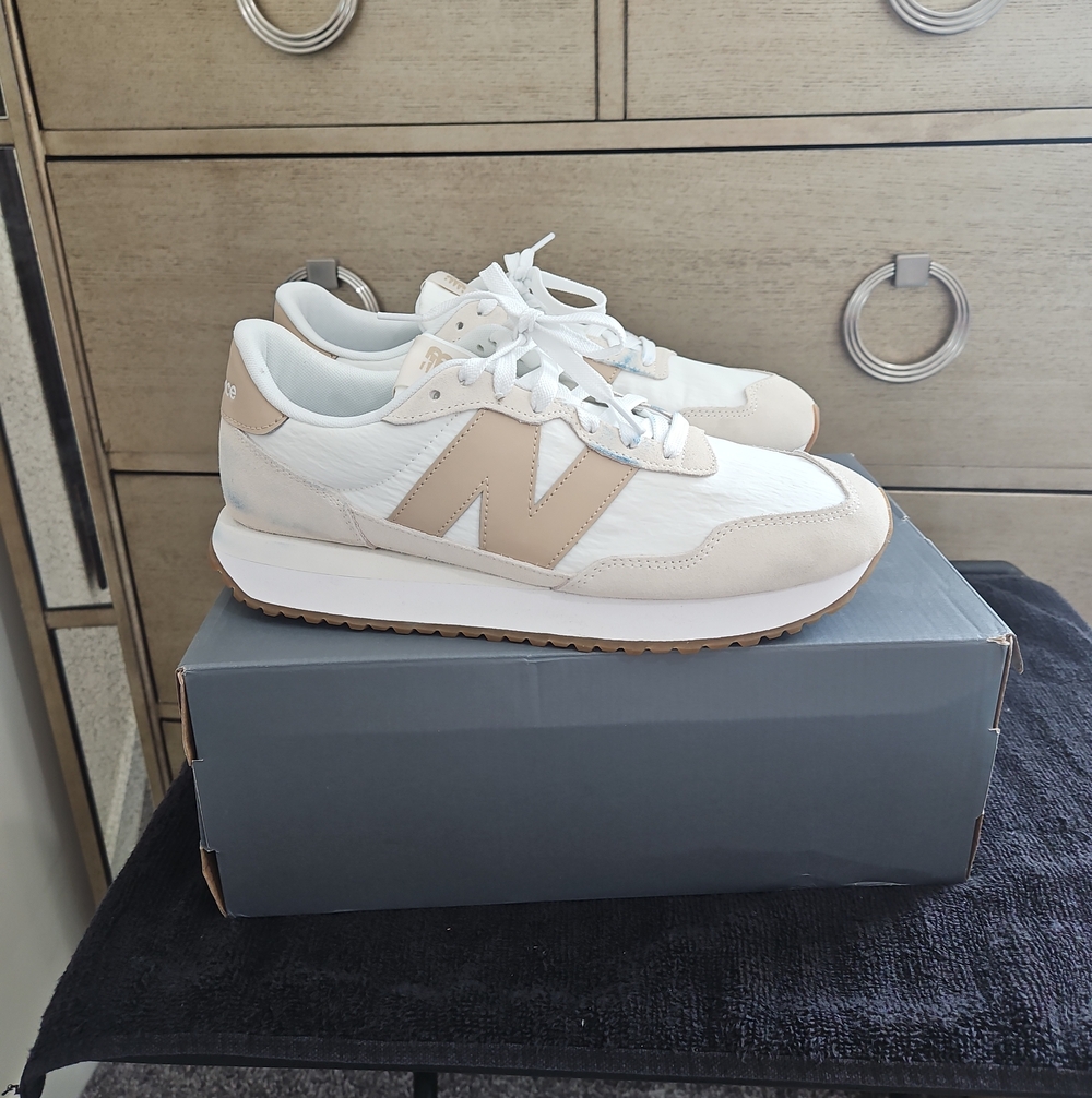 New Balance Women's White & Beige Retro Runner Sneakers